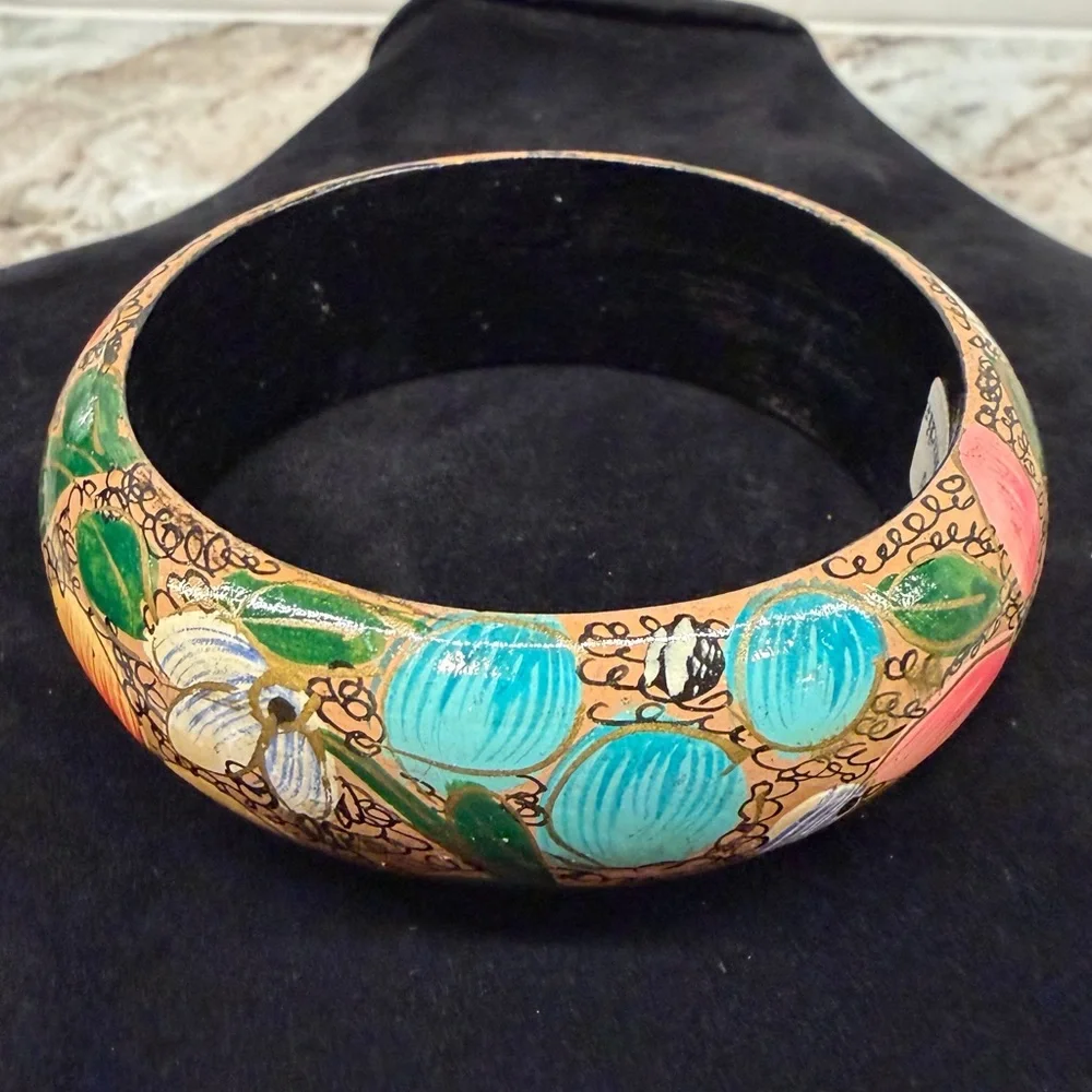 Vintage Hand Painted Lacquered Wood Floral Flower Black Pink  Bangle Bracelet